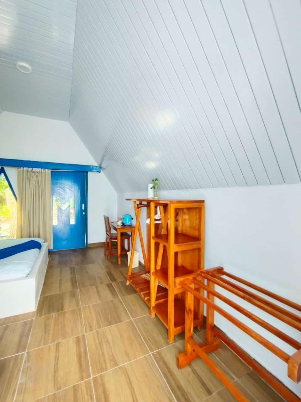 Tria Maria Cottage Ngurbloat Extérieur photo